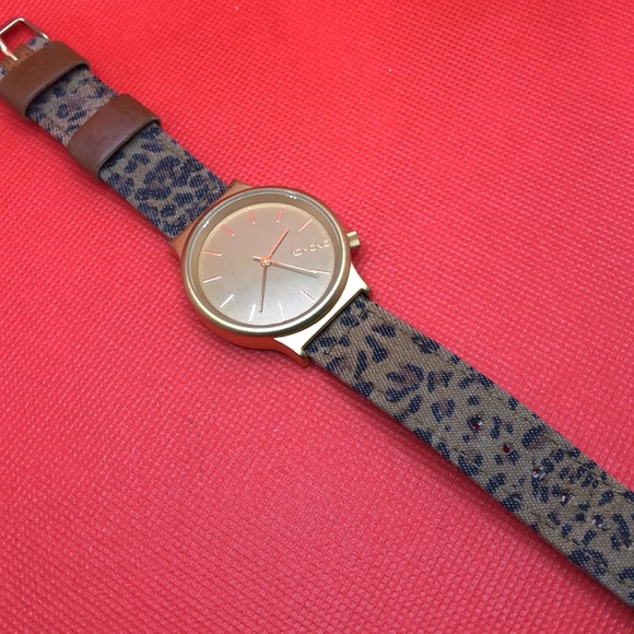 Komono Ladies Watch- leopard print band and gold tone - Picture 7 of 10